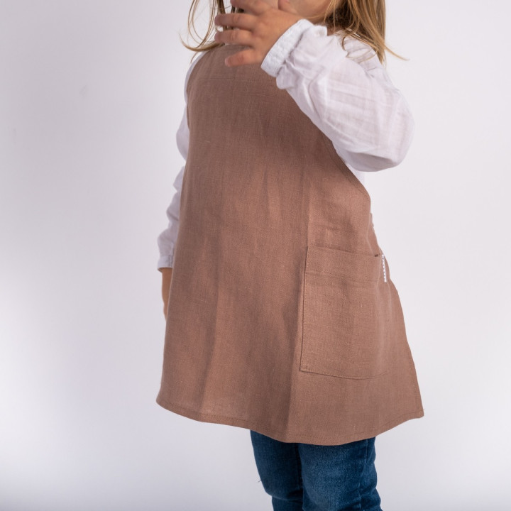 Grembiule da bambina Lotta (Noce) - con bretelle