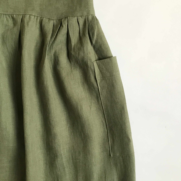Grembiule da cerimonia Mia (verde oliva) - 100% lino