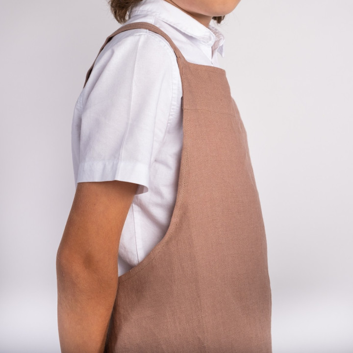 Grembiule da bambina Lotta (Noce) - con bretelle